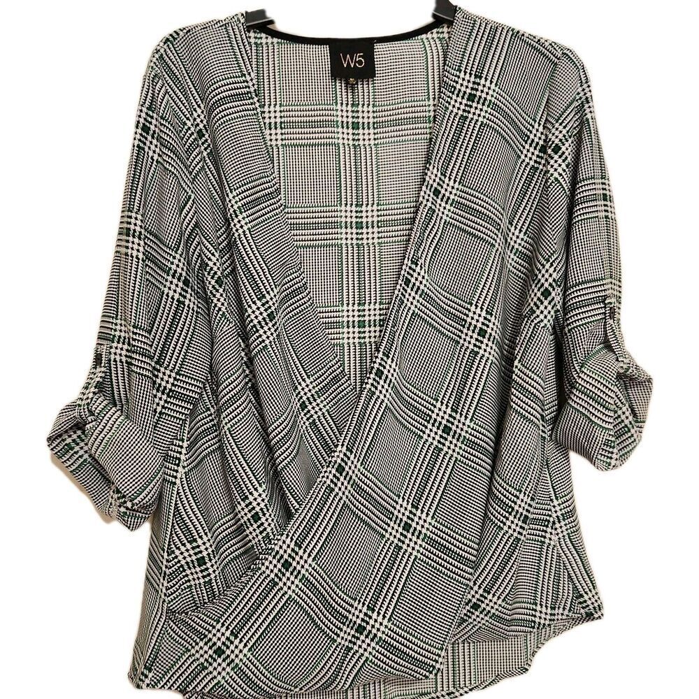 W5 Top Size Medium Green Open Front Twist Roll Tab Sleeves Lightweight New